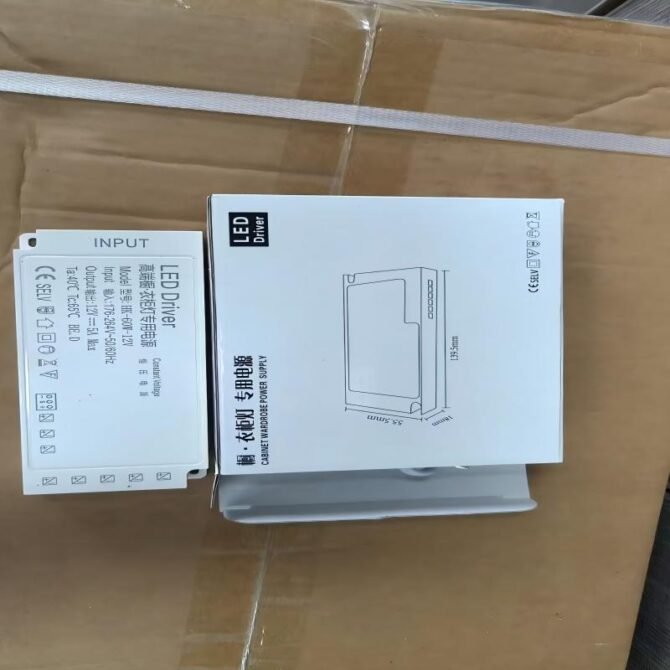 12V60 W wardrobe power supply